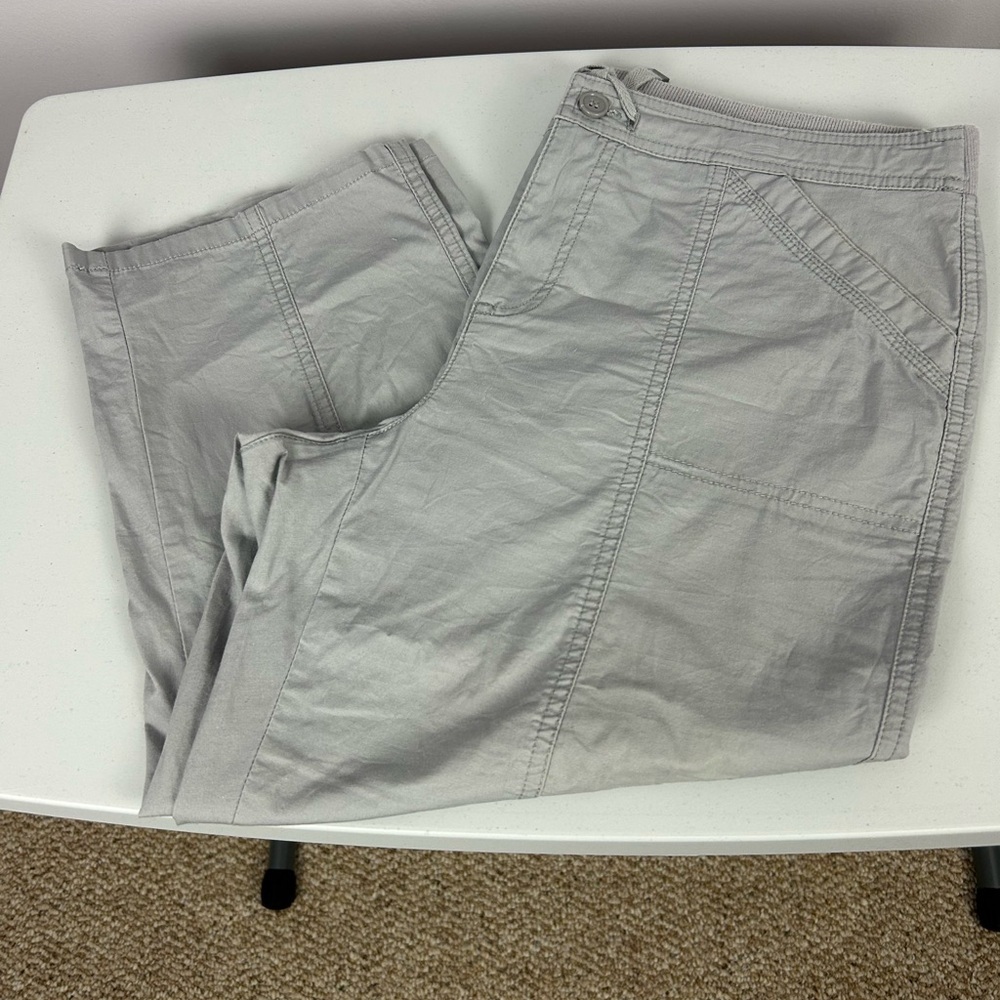 Reitmans Athletic Outdoor Cotton Capri Pants Size 12 Gray